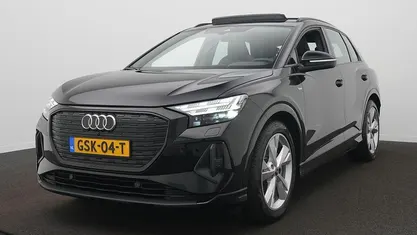 Zwart Occasion 2024 Audi Q4 e-tron Basis SUV | € 44.900 (Eerlijke prijs)