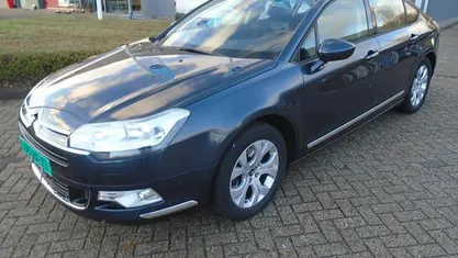 Blauw (metallic) Gebruikt 2011 Citroën C5 Business Class Sedan | € 2.999 (Eerlijke prijs)