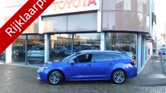 Blauw Gebruikt 2024 Toyota Corolla Hybrid Stationwagen | € 30.500 (Eerlijke prijs)