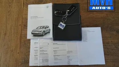 Blauw Occasion 2023 VW Golf VIII Life Hatchback | € 20.999 (Goede deal)