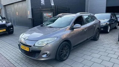 Grijs Occasion 2009 Renault Mégane GrandTour Expression Stationwagen | € 3.499 (Eerlijke prijs)