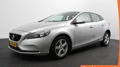 Gebruikt 2018 Volvo V40 Momentum Stationwagen | € 16.440 (Eerlijke prijs)