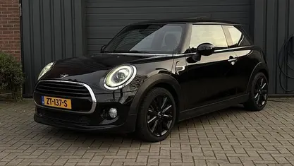 Zwart Gebruikt 2019 Mini Cooper Chili Hatchback | € 16.950 (Eerlijke prijs)
