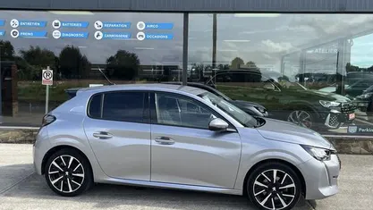 Gebruikt 2020 Peugeot 208 Allure Hatchback | € 15.950 (Goede deal)