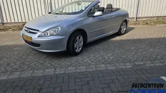 Grijs Gebruikt 2004 Peugeot 307 CC Cabriolet | € 2.399 (Eerlijke prijs)