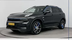 Zwart, metallic lak Gebruikt 2023 Lynk & Co 01 SUV | € 28.900 (Eerlijke prijs)