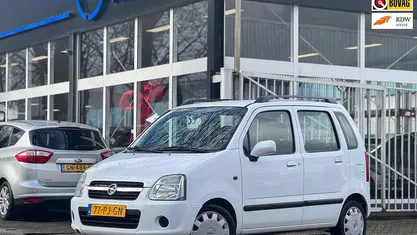 Wit Gebruikt 2004 Opel Agila Enjoy Hatchback | € 1.650 (Eerlijke prijs)