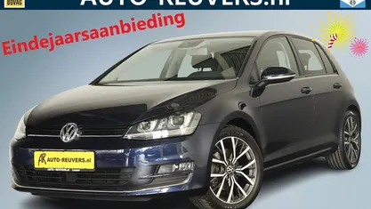 Blauw Gebruikt 2015 VW Golf VII Highline Hatchback | € 14.900 (Eerlijke prijs)