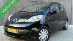 Zwart Gebruikt 2007 Peugeot 107 Urban Move Hatchback | € 2.945 (Eerlijke prijs)