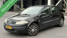Gebruikt 2004 Renault Mégane II Expression Hatchback | € 990 (Eerlijke prijs)