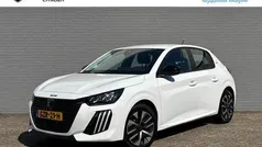 Wit Nieuw 2025 Peugeot 208 Style Hatchback | € 22.950 (Goede deal)
