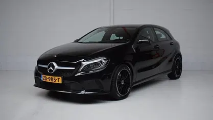 Zwart Occasion 2017 Mercedes A180 Hatchback | € 13.745 (Goede deal)