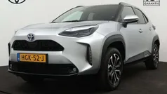 Grijs, metallic lak Gebruikt 2024 Toyota Yaris Cross Limited SUV | € 28.995 (Eerlijke prijs)