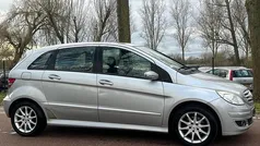 Grijs Gebruikt 2007 Mercedes B180 MPV | € 1.999 (Goede deal)