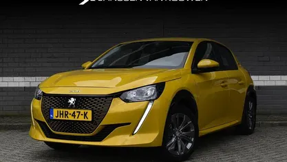 Geel Occasion 2025 Peugeot e-208 Active Hatchback | € 15.895 (Super prijs)