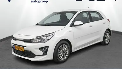 Occasion Kia Rio 2023 Hatchback