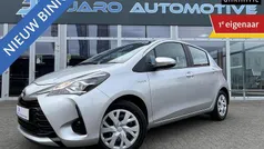 Grijs Gebruikt 2020 Toyota Yaris Hybrid Active Hatchback | € 17.395 (Eerlijke prijs)