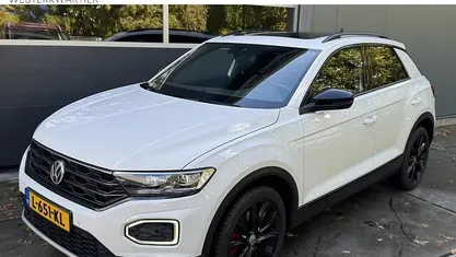 Wit Gebruikt 2020 VW T-Roc Business SUV | € 22.439 (Eerlijke prijs)