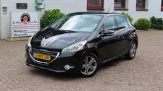 Zwart Gebruikt 2014 Peugeot 208 Allure Hatchback | € 7.450 (Eerlijke prijs)