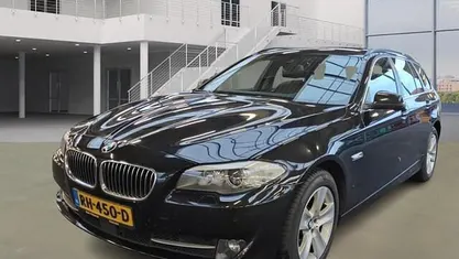 Zwart (metallic) Gebruikt 2013 BMW 530 Executive Stationwagen | € 8.400 (Super prijs)