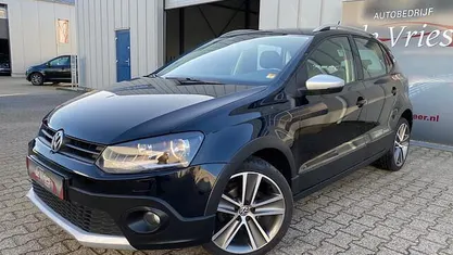 Zwart (metallic) Occasion 2010 VW Polo Cross Hatchback | € 6.940 (Eerlijke prijs)