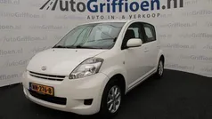 Wit Gebruikt 2009 Daihatsu Sirion Hatchback | € 2.490 (Eerlijke prijs)