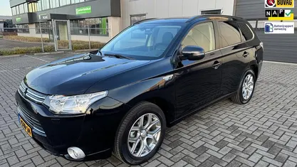 Occasion Mitsubishi Outlander P-HEV Instyle 121 PK (88 kW) 2013 SUV