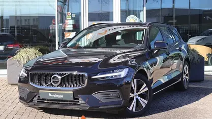 Occasion Volvo V60 Momentum 163 PK (119 kW) 2021 Zwart Stationwagen