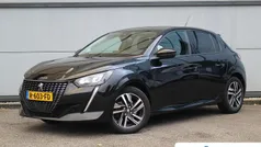 Zwart Gebruikt 2022 Peugeot 208 Allure Hatchback | € 17.395 (Eerlijke prijs)