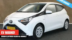 Wit Gebruikt 2019 Toyota Aygo X-play Hatchback | € 11.145 (Eerlijke prijs)