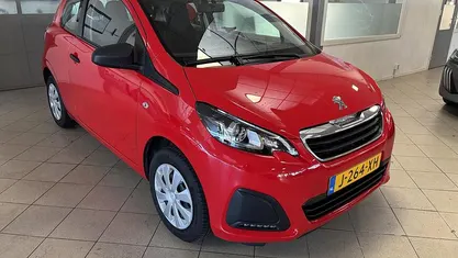 Occasion Peugeot 108 Access 72 PK (52 kW) 2020 Rood Hatchback