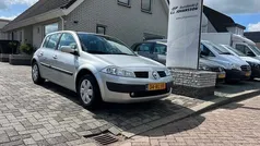 Grijs Gebruikt 2005 Renault Mégane II Hatchback | € 1.750 (Eerlijke prijs)