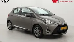 Grijs Gebruikt 2017 Toyota Yaris Hybrid Executive Hatchback | € 17.499 (Goede deal)