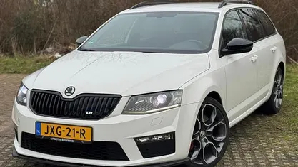 Occasion 2016 Skoda Octavia RS Hatchback | € 14.995 (Eerlijke prijs)