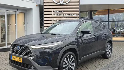 Zwart Occasion 2023 Toyota Corolla Cross Edition SUV | € 32.400 (Eerlijke prijs)