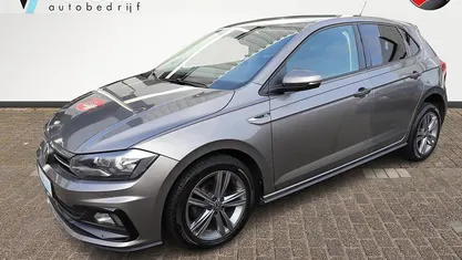 Grijs Gebruikt 2021 VW Polo R-line Edition Hatchback | € 18.998 (Eerlijke prijs)