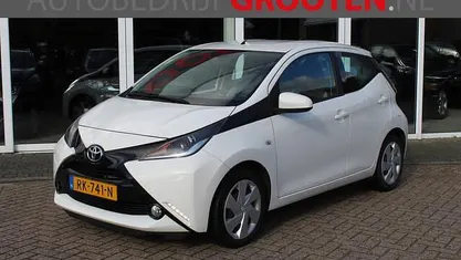 Occasion Toyota Aygo X-play 69 PK (50 kW) 2018 Wit Hatchback