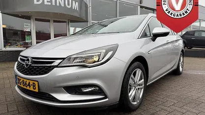 Zilver (metallic) Occasion 2018 Opel Astra Edition Stationwagen | € 11.900 (Eerlijke prijs)