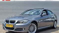 Grijs, metallic lak Gebruikt 2009 BMW 325 Executive Sedan | € 9.948 (Eerlijke prijs)