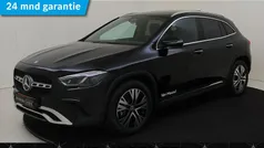 Zwart, metallic lak Gebruikt 2025 Mercedes GLA180 Edition SUV | € 52.945 (Goede deal)