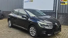 Gebruikt 2021 Renault Clio V Intens Hatchback | € 19.750 (Eerlijke prijs)