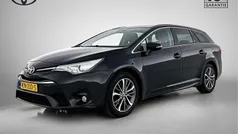 Zwart metallic Gebruikt 2016 Toyota Avensis Stationwagen | € 15.900 (Eerlijke prijs)