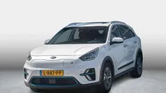 Wit, metallic lak Gebruikt 2021 Kia e-Niro SUV | € 24.395 (Super prijs)