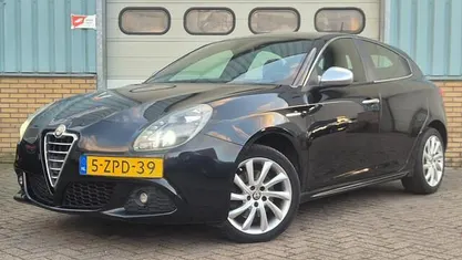 Zwart Gebruikt 2011 Alfa Romeo Giulietta Distinctive Hatchback | € 3.999 (Goede deal)