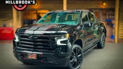 Zwart Gebruikt 2024 Chevrolet Silverado Van | € 76.950 (Eerlijke prijs)