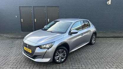 Occasion 2020 Peugeot e-208 Allure Hatchback | € 13.999 (Goede deal)