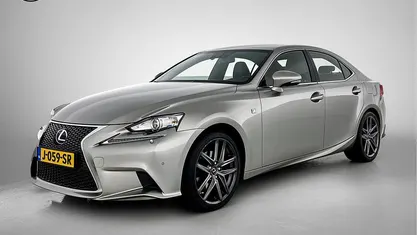 Grijs Gebruikt 2015 Lexus IS300h Sport Line Sedan | € 19.850 (Eerlijke prijs)