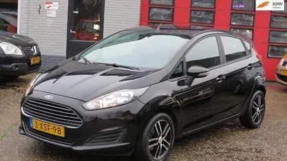 Zwart Gebruikt 2014 Ford Fiesta Style Hatchback | € 3.250 (Eerlijke prijs)