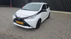Wit Gebruikt 2018 Toyota Aygo Hatchback | € 6.995 (Eerlijke prijs)