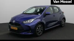 Blauw Gebruikt 2020 Toyota Yaris Hybrid Edition Hatchback | € 19.900 (Goede deal)